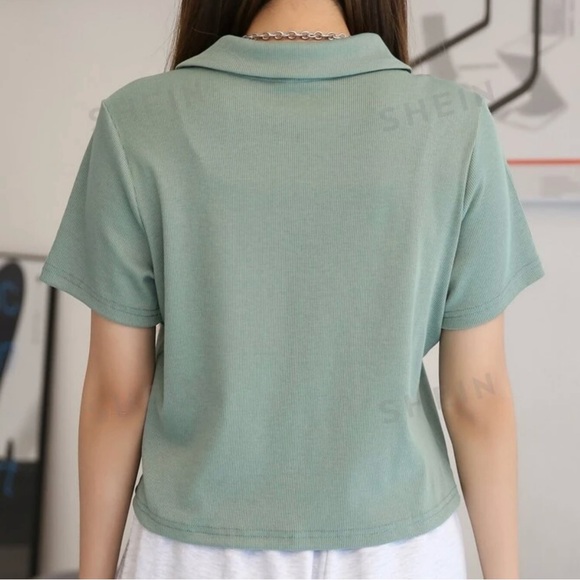 3/$15‼️ Trendy DAZY Green Cropped Button-Up Tee with Collar, Size L, Stretchy - Picture 5 of 14